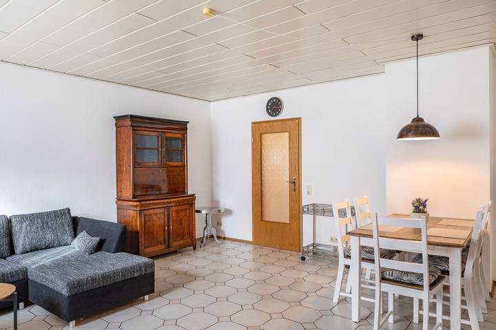 Entire apartment, Holiday Home 'Am Twistesee 1 Souterrain' with Terrace, Garden & Wi-Fi in Bad Arolsen, Twistesee