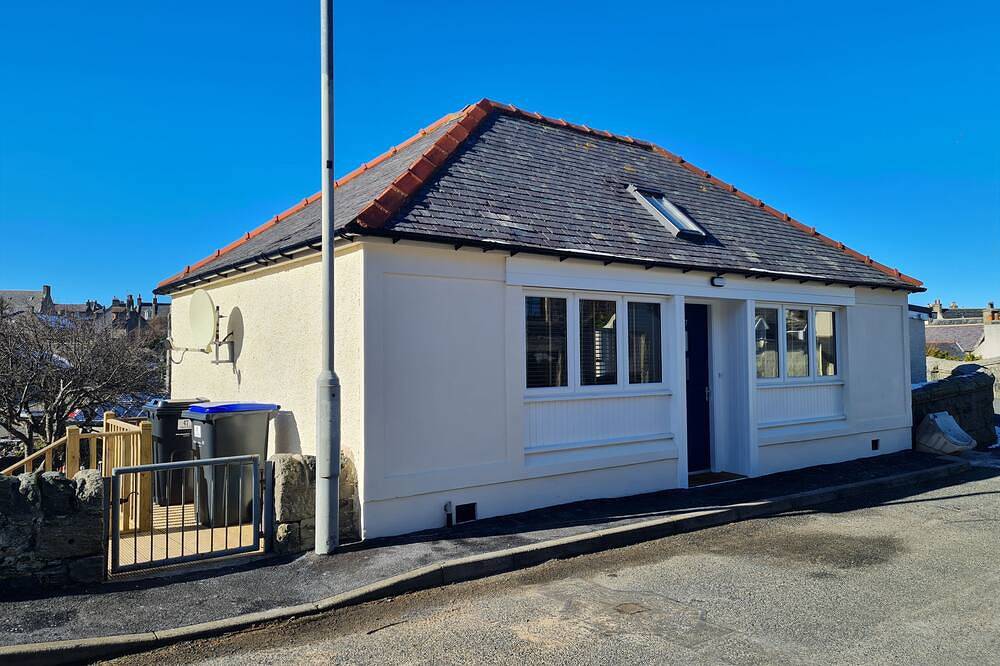New Listing! Old Police Station, Portsoy - sleeps 4 guests in 2 bedrooms in Portsoy, Aberdeenshire