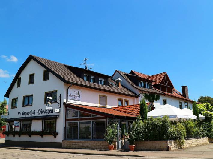 Hotel, mit Garten in Rheinhausen