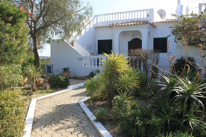 Ferienhaus für 4 Personen, mit Balkon und Pool