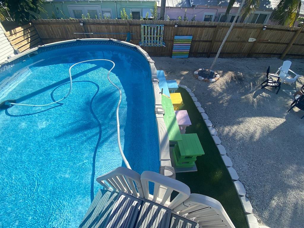 Cozy Family Home-Pool-Hottub -5 minute drive to sombrero beach-private property in Marathon, Monroe County