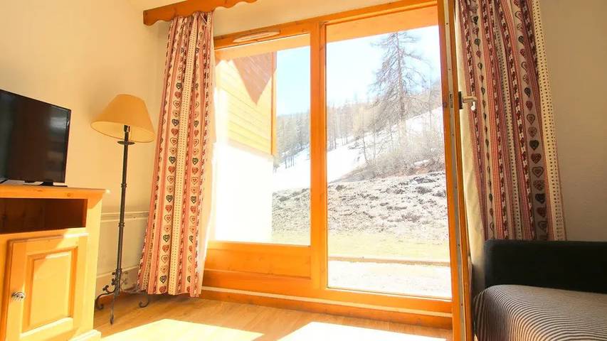 Chalet pour 7 personnes, avec balcon ainsi que piscine et vue à Puy-Saint-Vincent