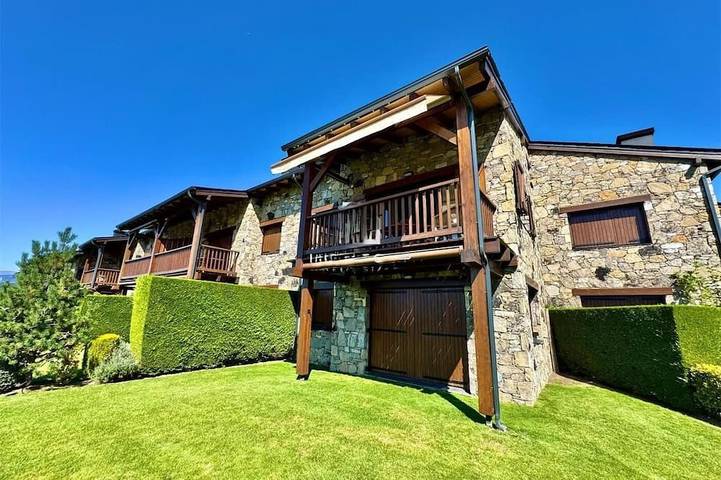 Gîte pour 7 personnes, avec balcon et piscine à Sainte-Léocadie
