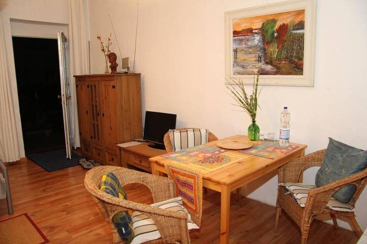 Ferienwohnung für 4 Personen, mit Garten und Seeblick sowie Ausblick, mit Haustier in Potsdam und Umgebung - 2