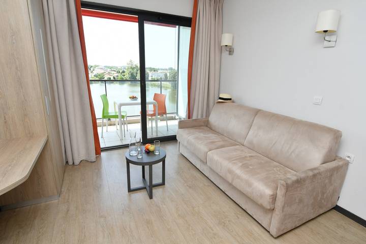 Appartement de vacances pour 4 personnes, avec balcon et piscine