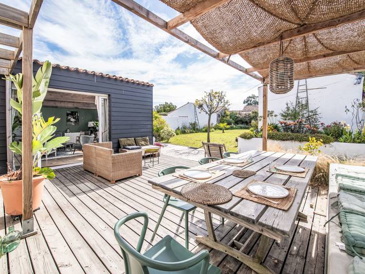 Location de vacances pour 10 personnes, avec terrasse et jardin dans Plage De La Bosse L Epine - 2