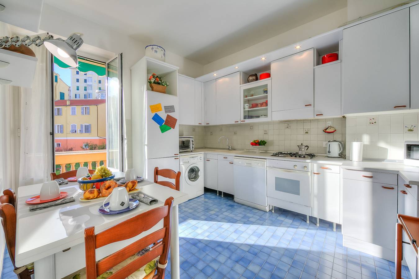 Ganze Wohnung, Sunrise Apartment Seaview in Porto Maurizio, Imperia