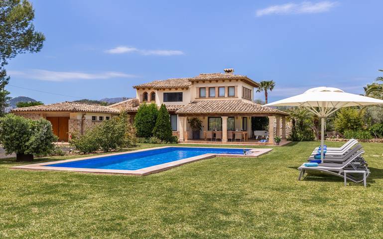 Villa für 8 Personen, mit Whirlpool und Garten in Pollença