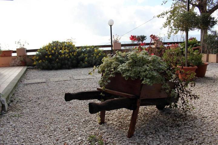 Location de vacances pour 3 personnes, avec vue ainsi que terrasse et jardin à Veroli - 4