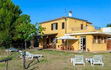 Casa Vacanza per 14 Persone in Roseto degli Abruzzi, Costa Adriatica Abruzzo, Foto 2