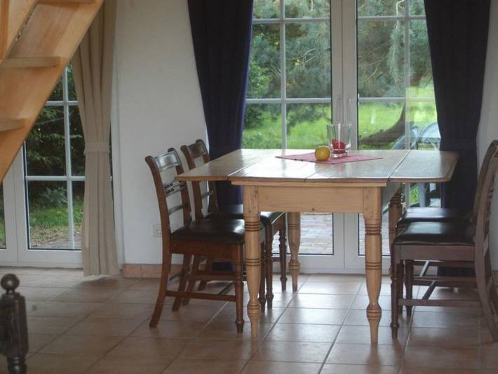 Ferienhaus für 4 Personen, mit Terrasse und Garten in Großefehn - 2