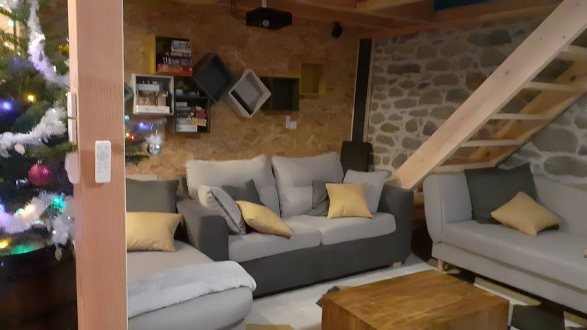 Maison de vacances pour 10 personnes, avec jacuzzi et jardin, animaux acceptés dans le Cantal - 4
