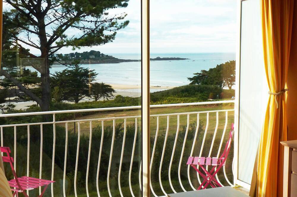 Entire apartment, App. Les Roches d'Argent-Sea View, Beaches, Heated Indoor Pool. in Plestin-les-Grèves, Ceinture Dorée