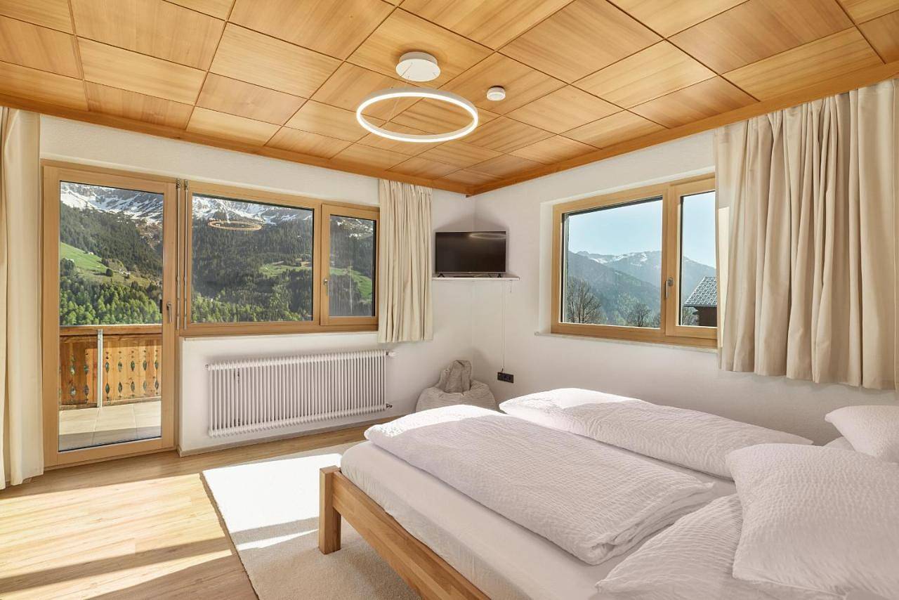 Geheel appartement, Four-Bedroom Apartment with Balcony in Sonntag, Bezirk Bludenz