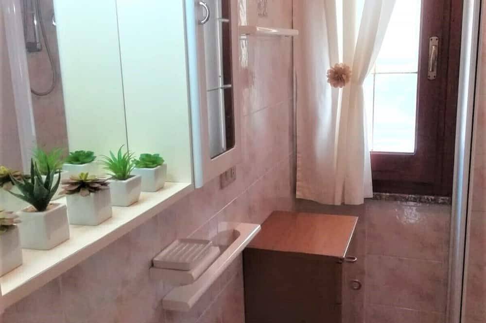 Onafhankelijke villa met exclusieve eigendomstuin in Solanas, Comune di Sinnai