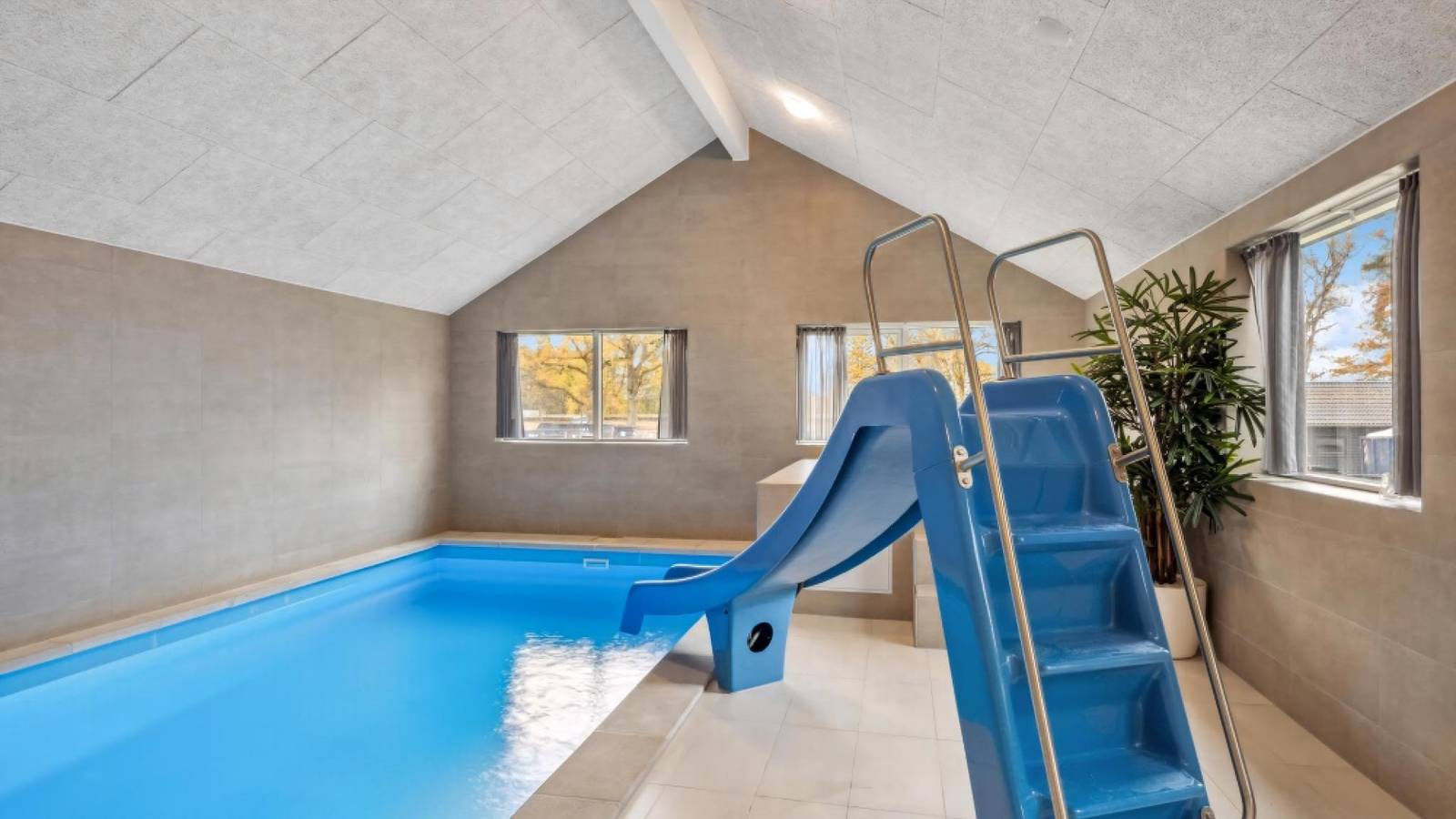 Casa de vacaciones para 22 personas con terraza in Krakow am See, Lagos de Mecklenburg
