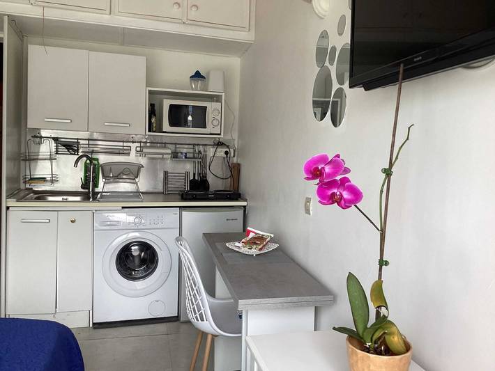 Studio entier, Charmant studio avec piscine à Le Port de 20 m² in Île de la Réunion