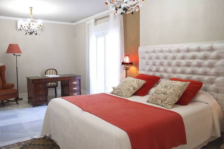 Luxury Villa With Gardens And Pool With Sea Water in El Puerto de Santa María, Costa de la Luz