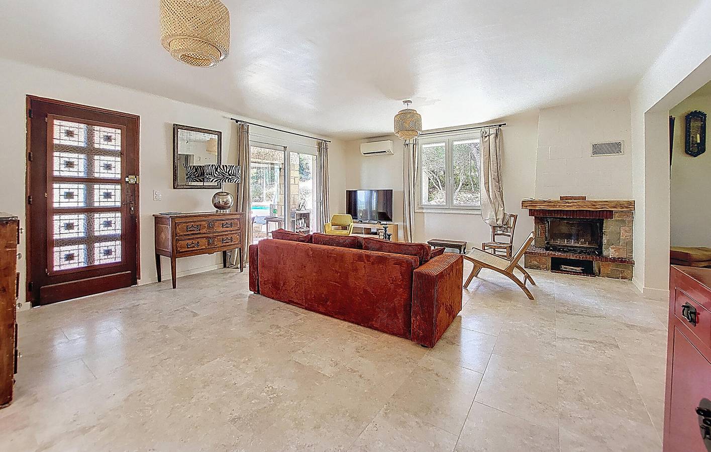 Acogedor apartamento en Aramon con piscina, parking y WiFi in Aramon, Region de Nimes