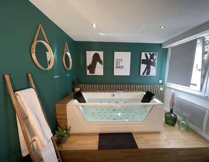 Appartement de vacances pour 4 personnes, avec Jacuzzi ainsi que Terrasse et Jardin