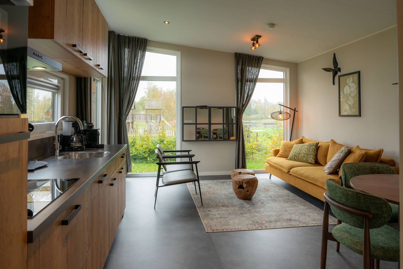 Modernes Chalet für 4 Personen, gelegen inmitten von Wasser und Wald in Sint Nicolaasga in Sint Nicolaasga, Friesland