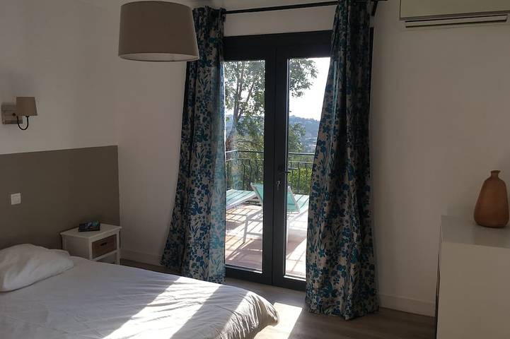 Villa Trémière - Vue mer, Piscine chauffée 28°C, jardin, au calme, proche mer in Cavalaire-sur-Mer, Côte méditerranéenne (France)