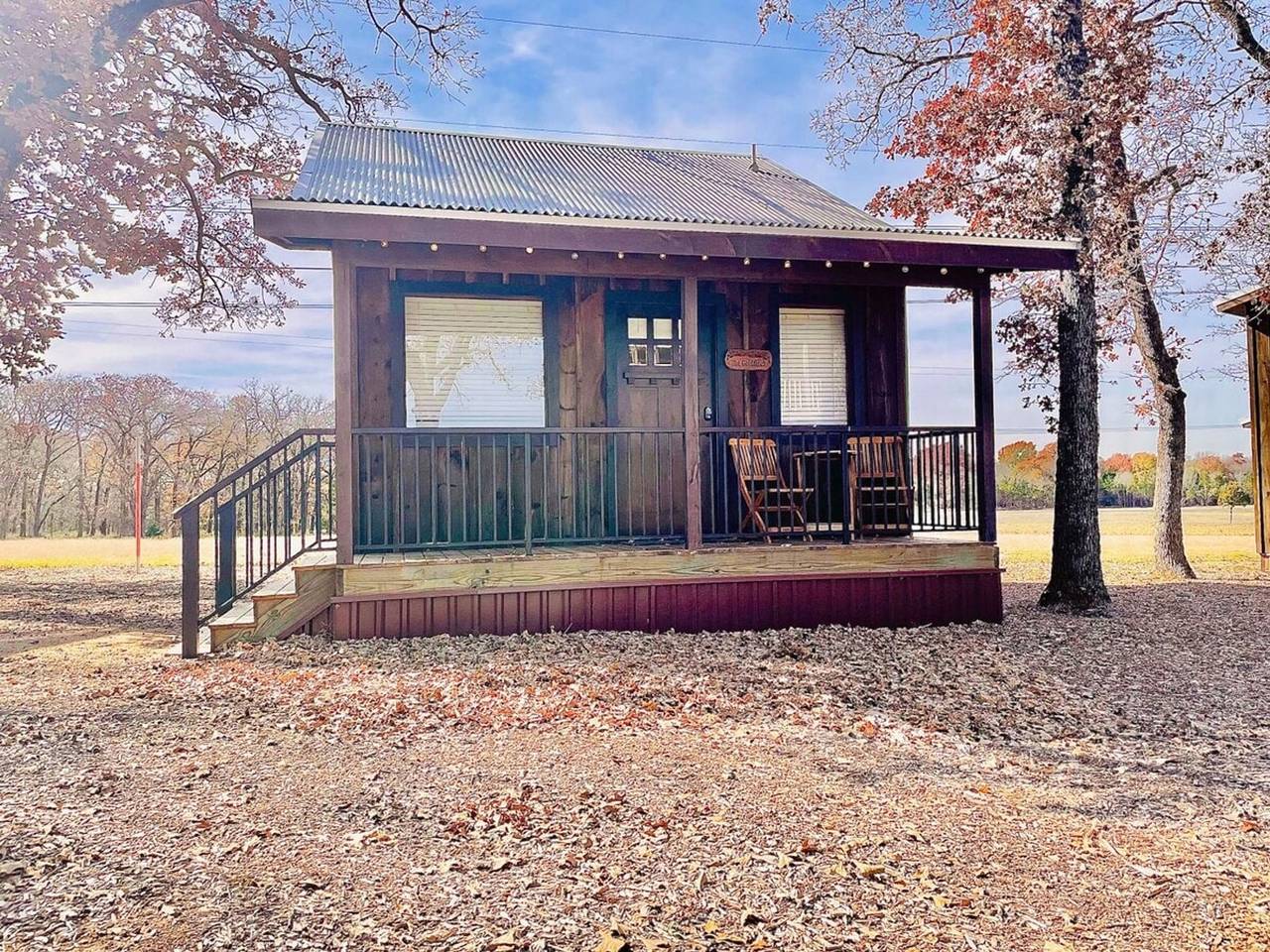 The Goldfinch Cabin (15 Min to Magnolia & Baylor) in McLennan County