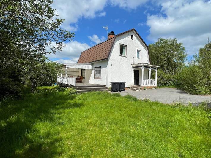 Ferienhaus für 8 Personen, mit Terrasse und Garten