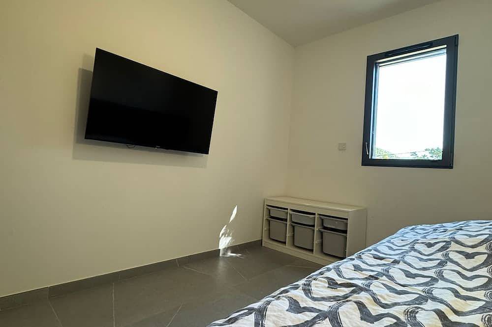 3 Bedroom Villa in Solliã¨s-Toucas in Solliès-Toucas, Toulon region