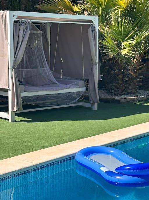 Gîte pour 4 personnes, avec vue et terrasse ainsi que piscine et jardin à Llíria - 3