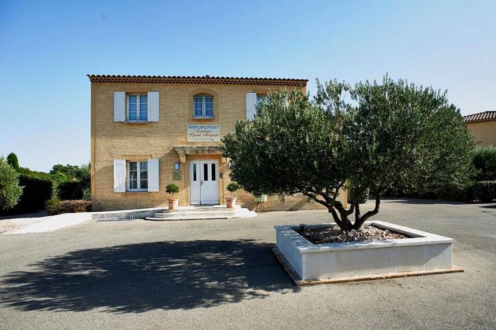 Appart’hôtel pour 2 personnes, avec piscine et jardin