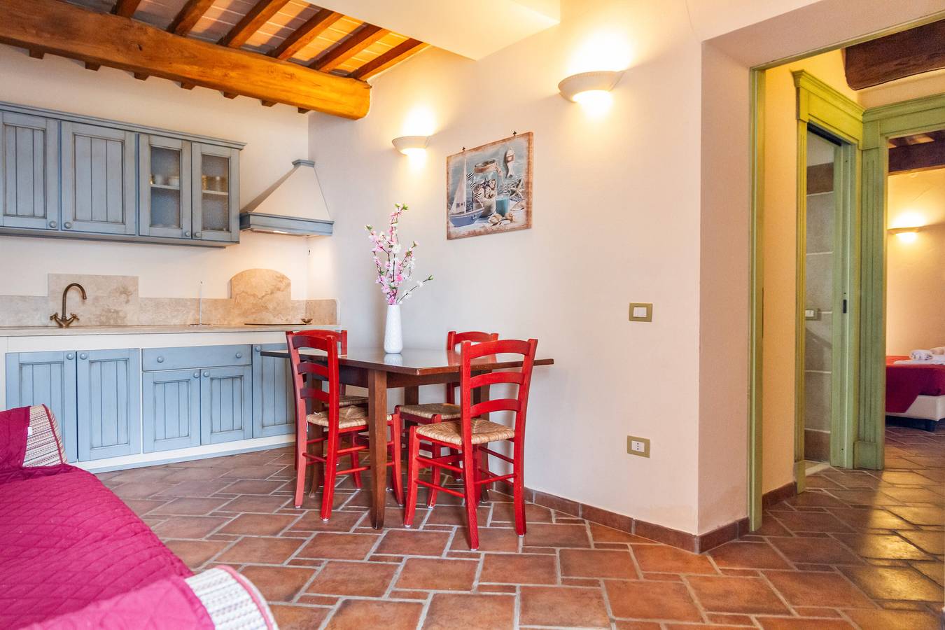 Entire apartment, Apartment 'Borgo La Contessa - Leopoldo' with Shared Pool, Wi-Fi and Air Conditioning in Campiglia Marittima, Etruscan Coast