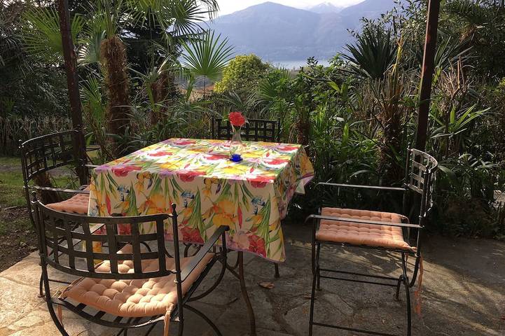 Bauernhof für 3 Personen, mit Garten und Terrasse am Lago Maggiore