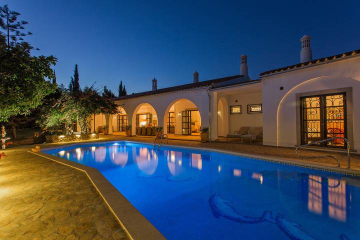 Villa for 10 people, with pool in Faro