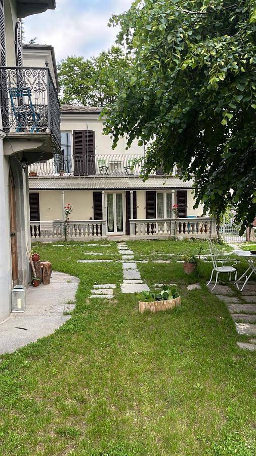 Location de vacances pour 2 personnes, avec Terrasse ainsi que Jardin et Vue à Torre Pellice - 2
