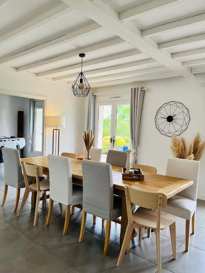 Location de vacances pour 12 personnes, avec piscine ainsi que jardin et vue, adapté aux familles à Ledeuix - 4