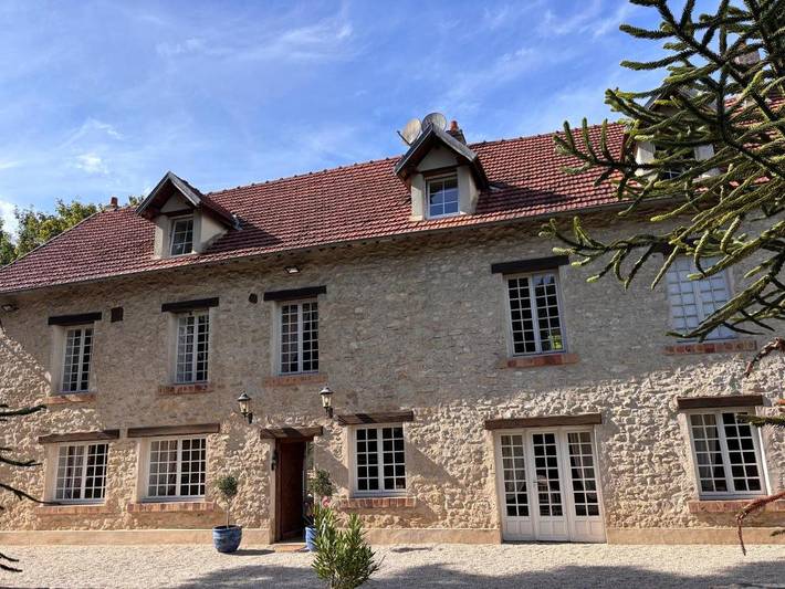 Location de vacances pour 16 personnes, avec piscine ainsi que jardin et vue, adapté aux familles dans Parc naturel régional du Vexin Français - 2