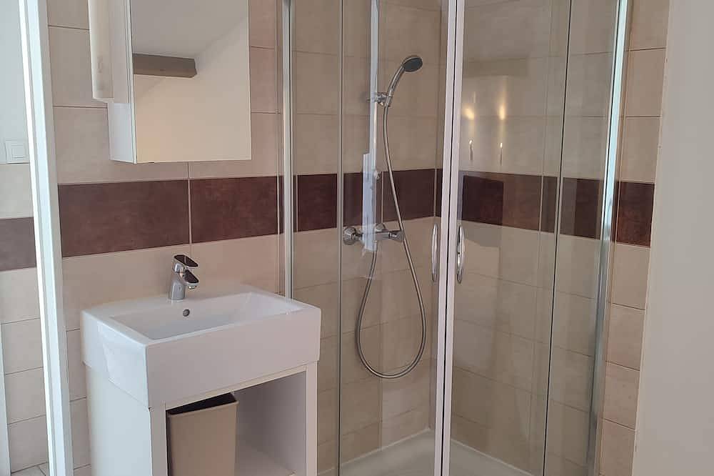 Appartement entier, Studio avec grande terrasse 9m² vue exceptionnelle, 5 min écluses de Fonséranes in Béziers, Côte d'Améthyste