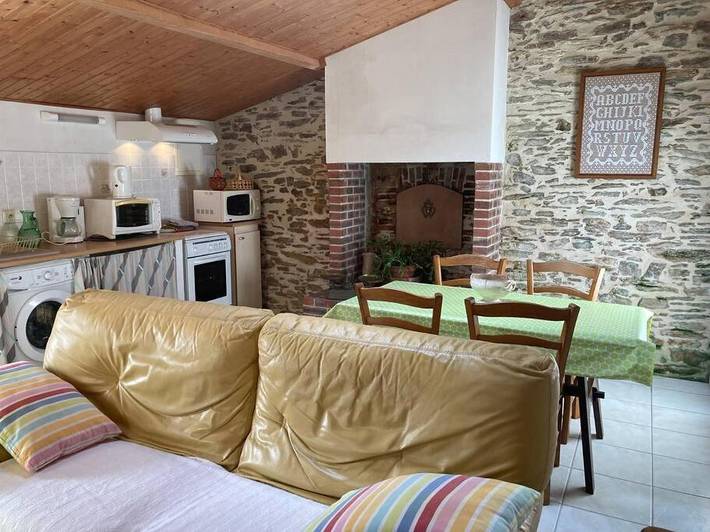 Gîte pour 3 personnes, avec terrasse dans Lac du Jaunay