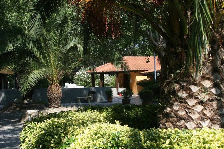 Bungalow für 4 Personen, mit Kinderpool und Pool sowie Ausblick und Garten, mit Haustier in Kalabrien - 4