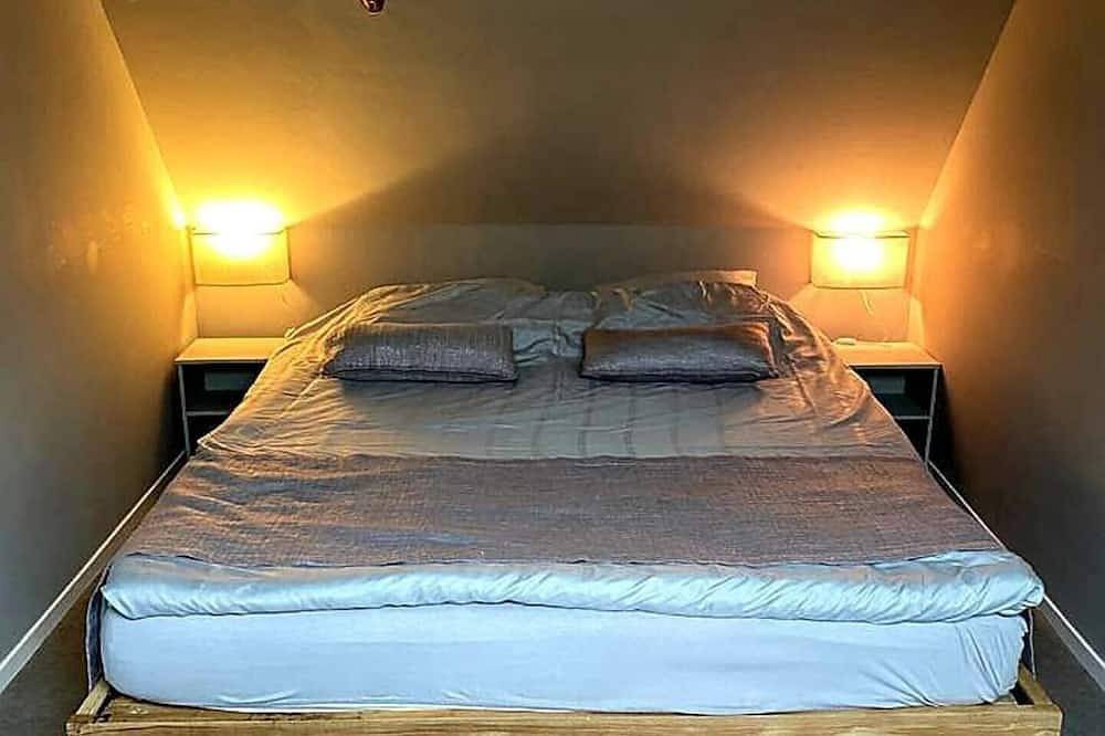 Entire house with a big kitchen and 2 bedrooms \"Blomsteech\" in Dongeradeel, Mer du Nord Pays-Bas