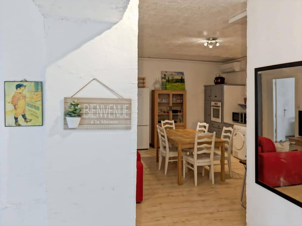 Appartement entier, Charmant T3 dans un mas provençal proche Avignon in Pujaut, Région de Nîmes