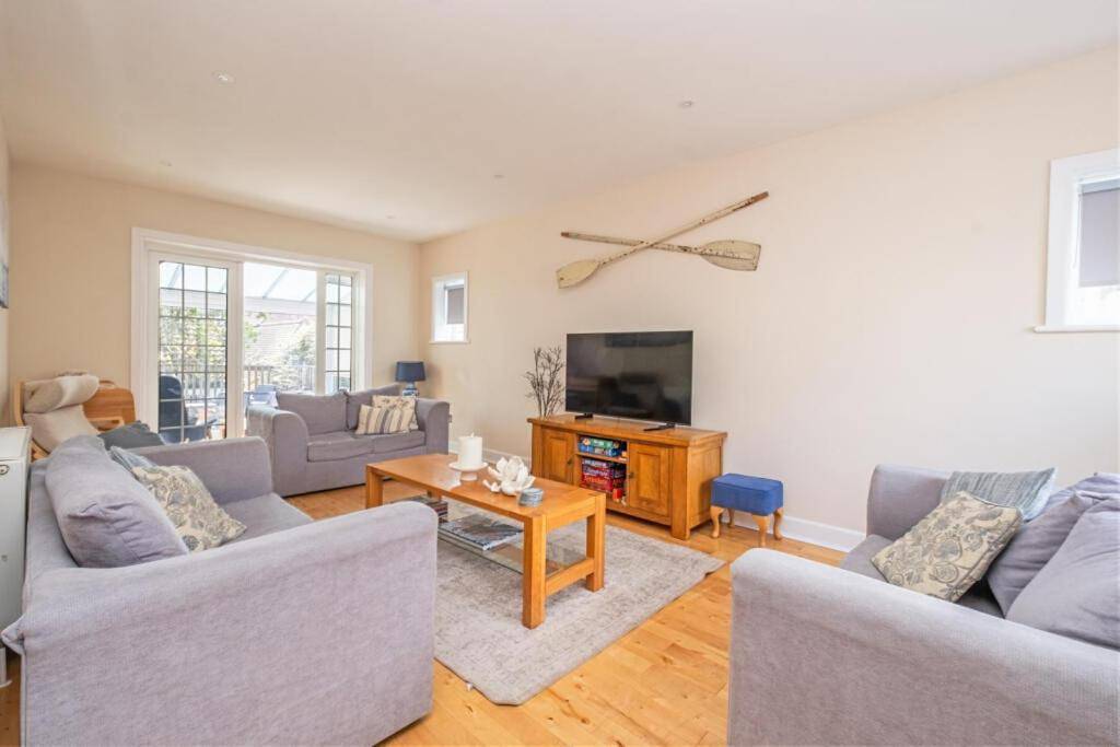 Four-Bedroom House in Sandbanks, Poole