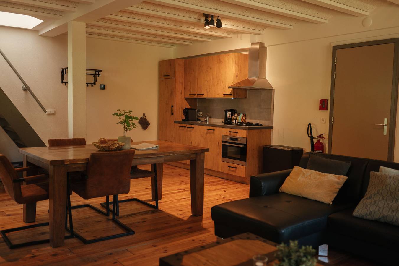 Cozy 12-person family house in beautifully renovated 1920s farmhouse in a quiet area in Bergeijk, North Brabant