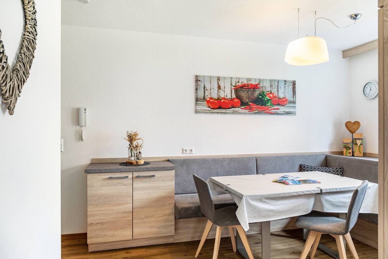 Ganze Wohnung, Apartment Viktoria – Bergblick, Terrasse und barrierefreier Komfort in Tuxer Alpen, Ried im Zillertal