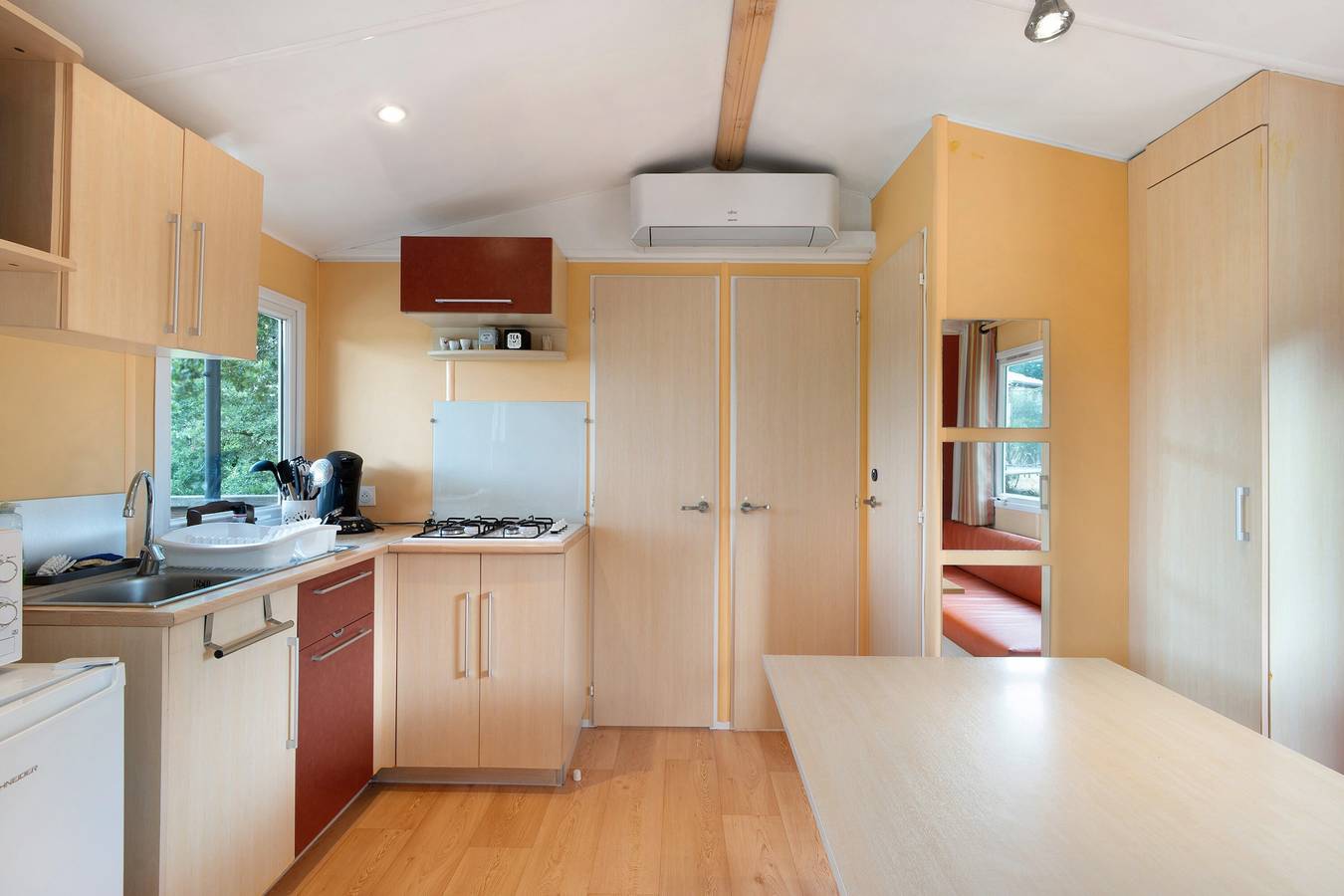 Bungalow « À l'Orée des Bois » avec piscine partagée, Wi-Fi et climatisation in Monfaucon, Périgord Pourpre