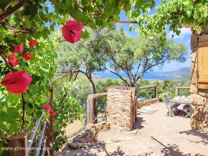 Gîte pour 4 personnes, avec Terrasse ainsi que Jardin et Vue