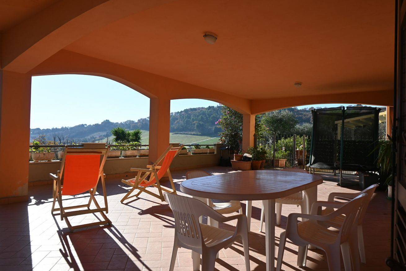 Appartement entier, Appartement de vacances pour 4 personnes avec balcon/terrasse in Sirolo, Riviera del Conero
