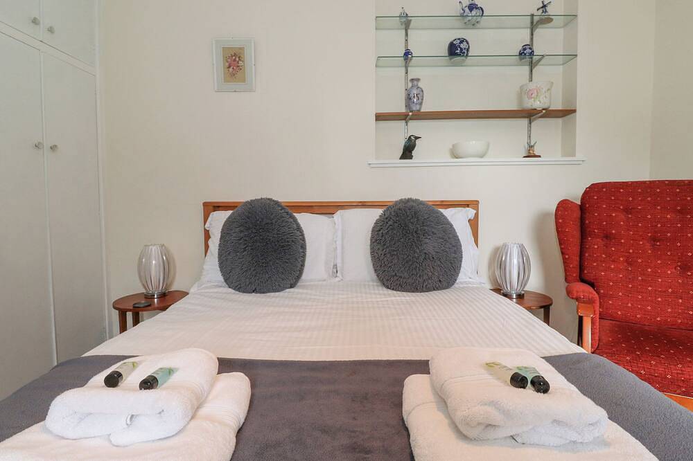 Jakanori, pet friendly, with a garden in Staveley in Staveley, Lake District
