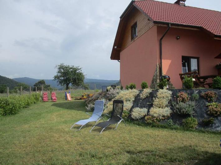 Apartament wakacyjny dla 11 osób, z ogród i basen oraz widok, Dla rodziny w Rzyki